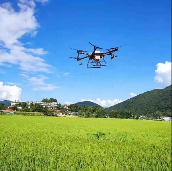 What are the environmental protection requirements and precautions for using drones in ecologically sensitive areas？