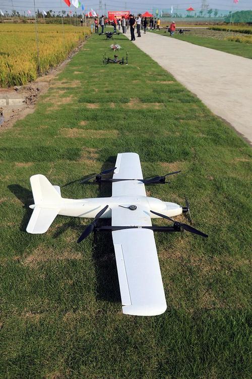 What are the criteria for choosing electric drone motors, and which scenarios are suitable for different power motors？